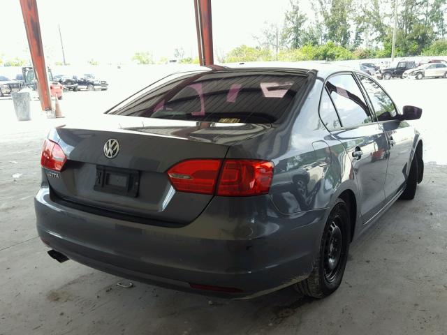 3VW2K7AJ5EM301321 - 2014 VOLKSWAGEN JETTA BASE Մոխրագույն լուսանկար 4
