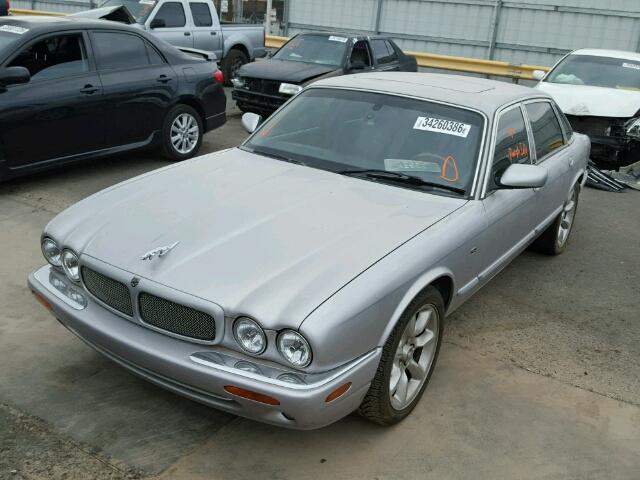 SAJDA15B8YMF03007 - 2000 JAGUAR XJR SILVER photo 2