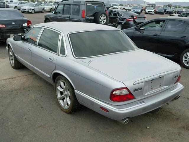 SAJDA15B8YMF03007 - 2000 JAGUAR XJR SILVER photo 3