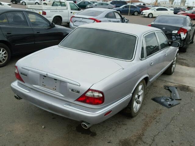 SAJDA15B8YMF03007 - 2000 JAGUAR XJR SILVER photo 4