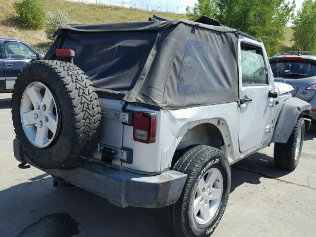 1J4FA24189L763279 - 2009 JEEP WRANGLER X GRAY photo 4