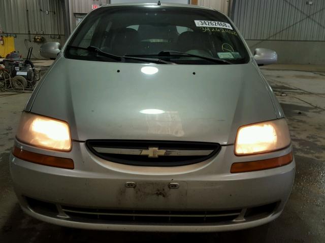 KL1TD62634B211586 - 2004 CHEVROLET AVEO SILVER photo 9