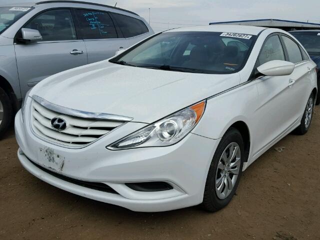 5NPEB4AC4CH445557 - 2012 HYUNDAI SONATA GLS WHITE photo 2