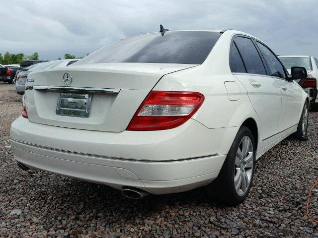 WDDGF54X78R028568 - 2008 MERCEDES-BENZ C 300 WHITE photo 4