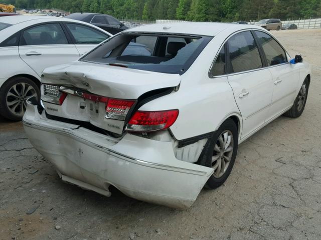 KMHFC46F27A203038 - 2007 HYUNDAI AZERA SE WHITE photo 4