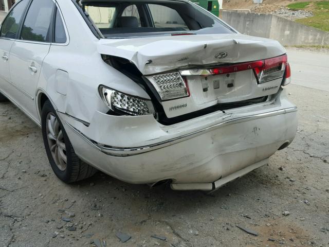 KMHFC46F27A203038 - 2007 HYUNDAI AZERA SE WHITE photo 9