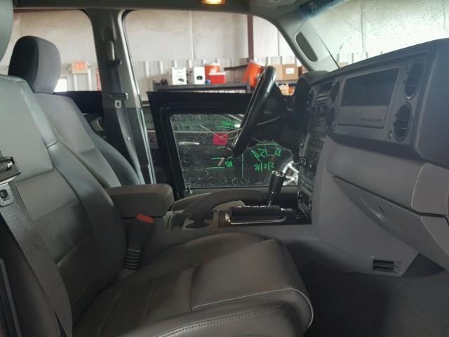 1J8HH48P67C585303 - 2007 JEEP COMMANDER BLACK photo 5