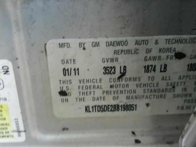 KL1TD5DE2BB198051 - 2011 CHEVROLET AVEO LS SILVER photo 10