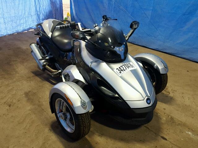 2BXJAUA158V000097 - 2008 CAN-AM SPYDER ROA SILVER photo 1