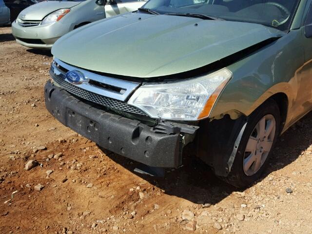 1FAHP34N88W114090 - 2008 FORD FOCUS S/SE GREEN photo 10