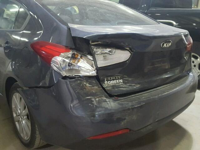 KNAFX4A67G5455258 - 2016 KIA FORTE LX BLUE photo 9