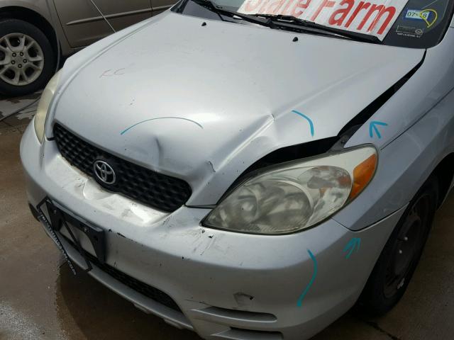 2T1KR32E74C273375 - 2004 TOYOTA MATRIX 银色 照片 9