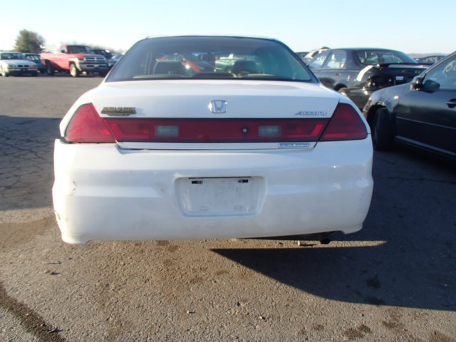 1HGCG32232A032562 - 2002 HONDA ACCORD SE WHITE photo 9