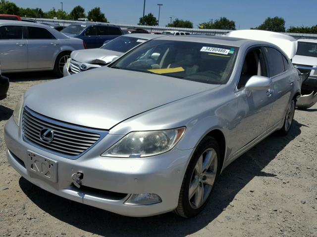 JTHGL46F475006792 - 2007 LEXUS LS 460L SILVER photo 2