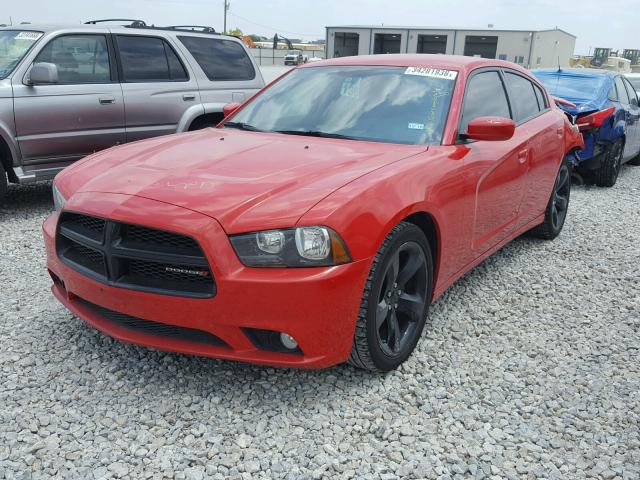 2C3CDXHG5EH350792 - 2014 DODGE CHARGER SX RED photo 2