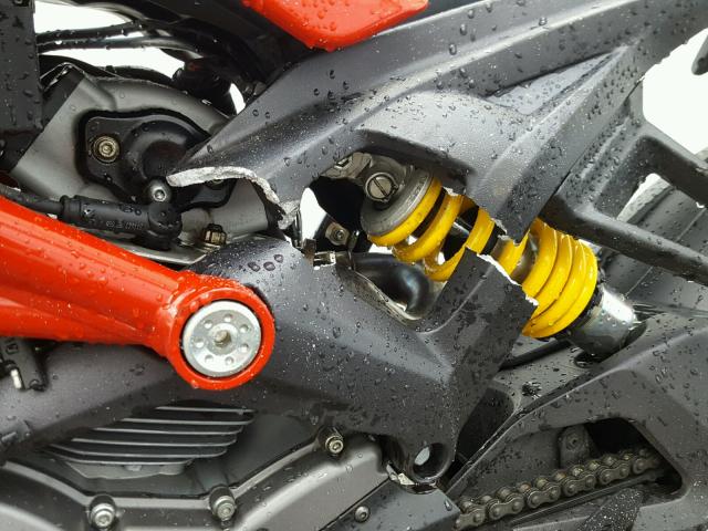 ZDM1RARR1DB071983 - 2013 DUCATI MONSTER 11 RED photo 9