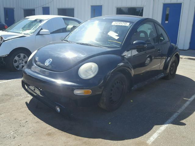 3VWCK21CX2M418753 - 2002 VOLKSWAGEN NEW BEETLE 黑色 照片 2