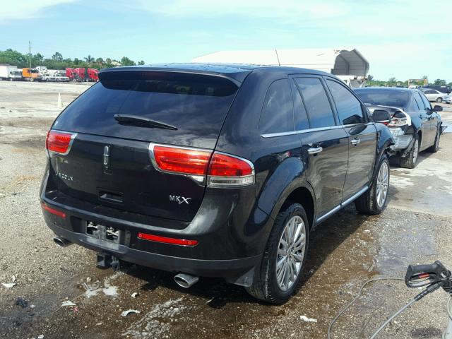 2LMDJ6JK2DBL18546 - 2013 LINCOLN MKX BLACK photo 4