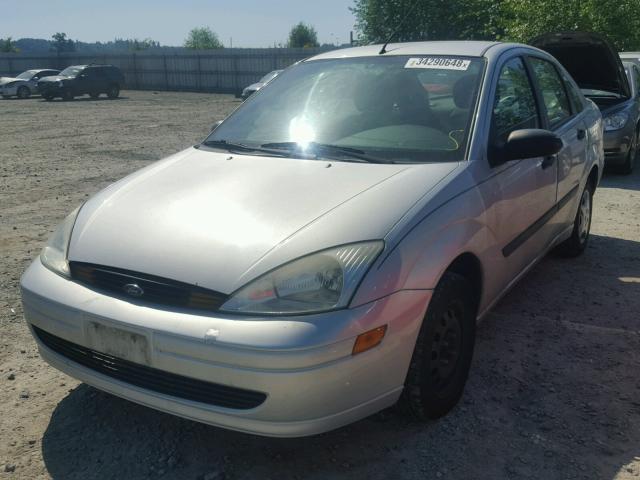 1FAFP33P32W173064 - 2002 FORD FOCUS LX SILVER photo 2