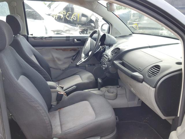 3VWCK21C94M400716 - 2004 VOLKSWAGEN NEW BEETLE 灰色 照片 5