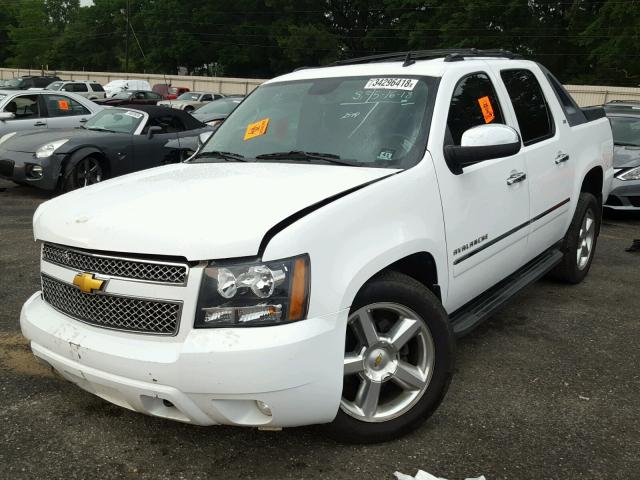 3GNTKGE71CG222401 - 2012 CHEVROLET AVALANCHE WHITE photo 2