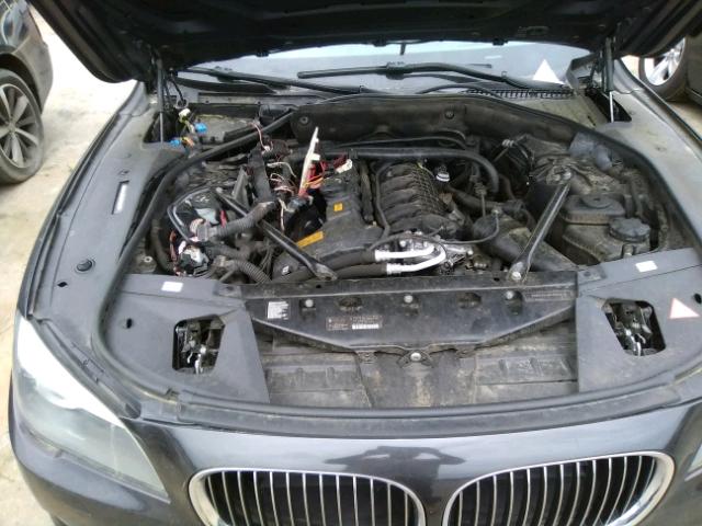 WBAKA4C50CC613479 - 2012 BMW 740 I GRAY photo 7