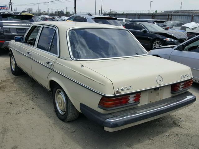 WDBAB23A4BB261880 - 1981 MERCEDES-BENZ 240 D CREAM photo 3