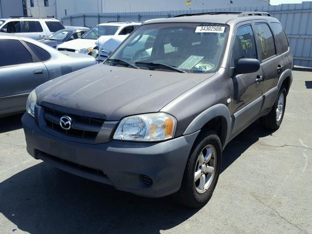 4F2YZ02Z95KM63142 - 2005 MAZDA TRIBUTE I GRAY photo 2