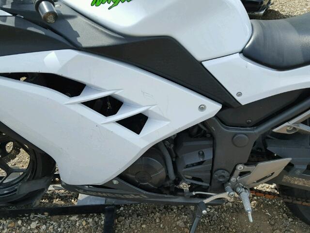 JKAEX8A16FA012352 - 2015 KAWASAKI EX300 A WHITE photo 7