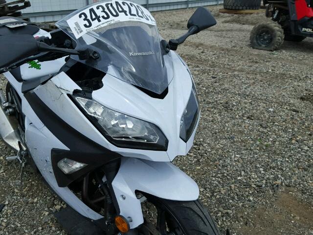 JKAEX8A16FA012352 - 2015 KAWASAKI EX300 A WHITE photo 9