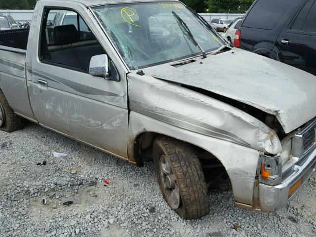 1N6SD11S4VC316524 - 1997 NISSAN TRUCK BASE SILVER photo 9