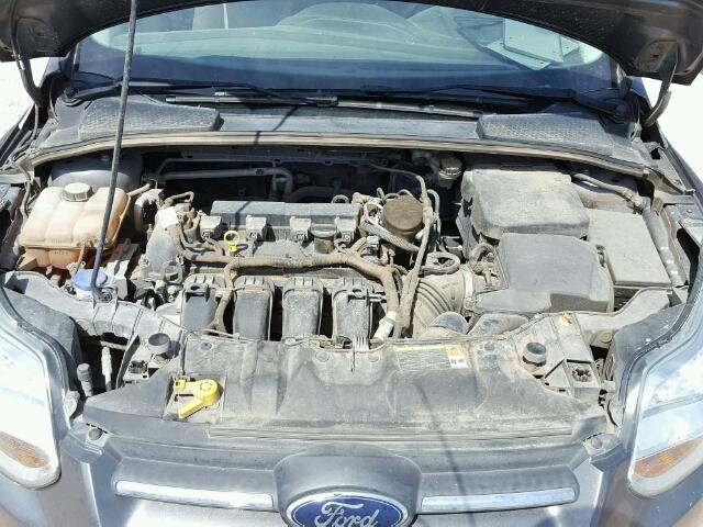 1FAHP3F20CL417541 - 2012 FORD FOCUS SE SILVER photo 7