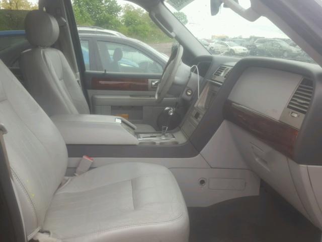 5LMFU28575LJ06311 - 2005 LINCOLN NAVIGATOR 黑色 照片 5