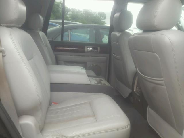 5LMFU28575LJ06311 - 2005 LINCOLN NAVIGATOR 黑色 照片 6