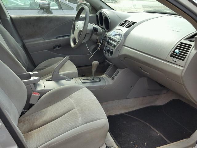 1N4AL11D42C157251 - 2002 NISSAN ALTIMA BAS SILVER photo 5