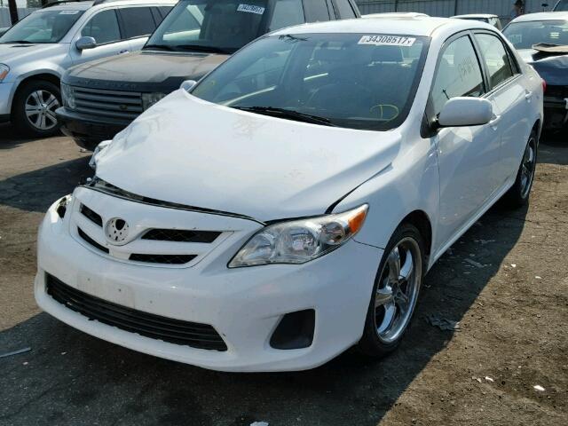 JTDBU4EE2B9126397 - 2011 TOYOTA COROLLA BA WHITE photo 2