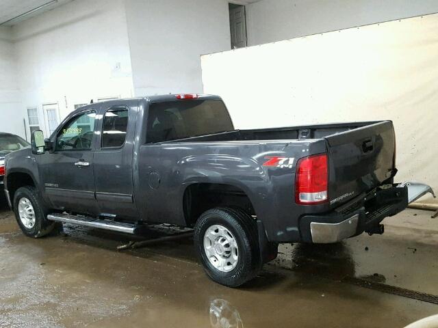 1GT5K0BG0AZ245047 - 2010 GMC SIERRA K25 GRAY photo 3