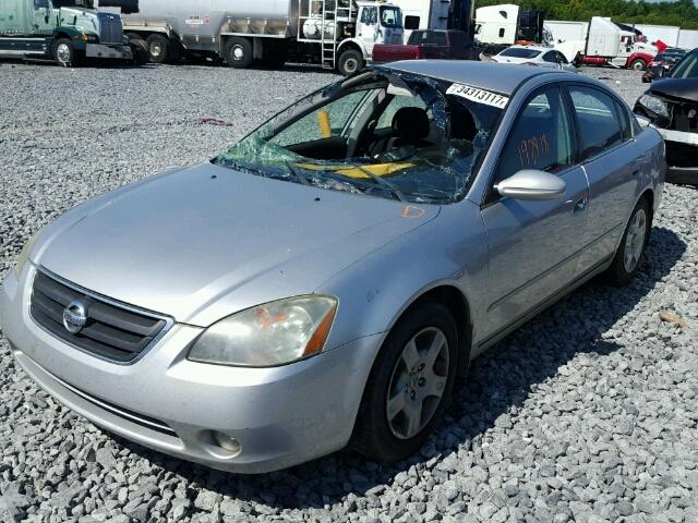 1N4AL11D72C225381 - 2002 NISSAN ALTIMA SILVER photo 2