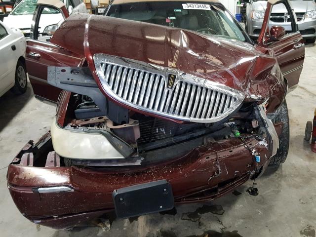 1LNHM82W93Y624047 - 2003 LINCOLN TOWN CAR S BURGUNDY photo 7