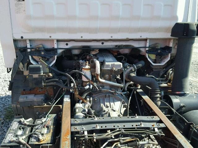 J8DE5B14917902738 - 2001 GMC 5500 W5504 WHITE photo 7