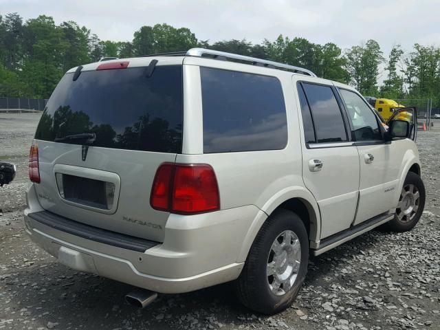 5LMFU28535LJ00764 - 2005 LINCOLN NAVIGATOR WHITE photo 4