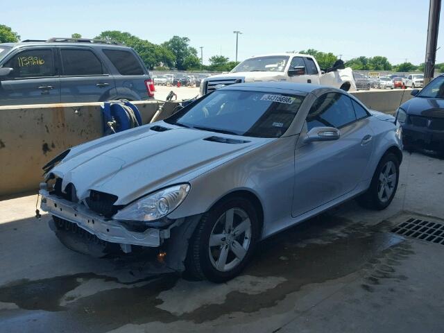 WDBWK54F46F092069 - 2006 MERCEDES-BENZ SLK 280 SILVER photo 2