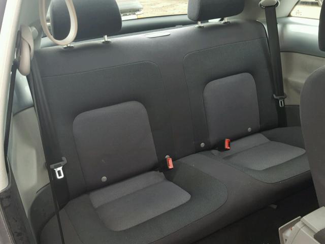 3VWCK31C54M405689 - 2004 VOLKSWAGEN NEW BEETLE 银色 照片 6