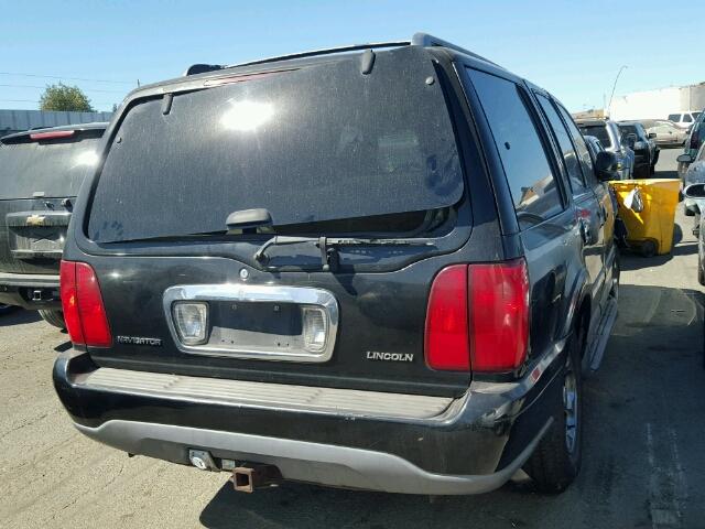 5LMPU28L5WLJ36461 - 1998 LINCOLN NAVIGATOR BLACK photo 4