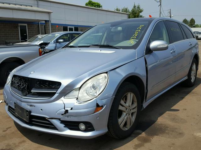 4JGCB65E99A090511 - 2009 MERCEDES-BENZ R 350 4MAT BLUE photo 2