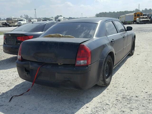 2C3JA43R95H603944 - 2005 CHRYSLER 300 BLACK photo 4