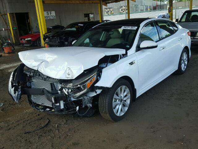 5XXGU4L32GG051346 - 2016 KIA OPTIMA EX WHITE photo 2