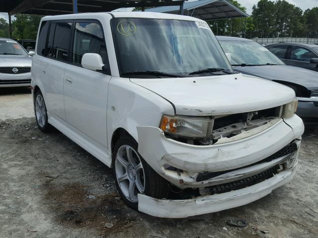JTLKT334354003155 - 2005 TOYOTA SCION XB WHITE photo 1
