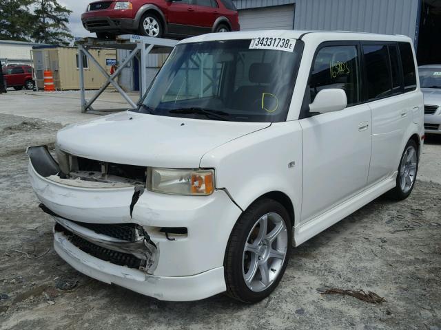 JTLKT334354003155 - 2005 TOYOTA SCION XB WHITE photo 2