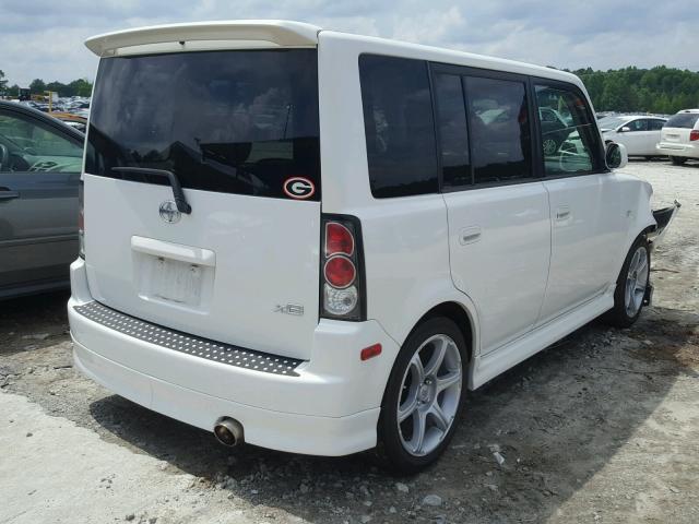 JTLKT334354003155 - 2005 TOYOTA SCION XB WHITE photo 4